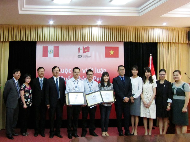 Camino de tres jóvenes vietnamitas ganadores del concurso de ensayo sobre Perú  - ảnh 3