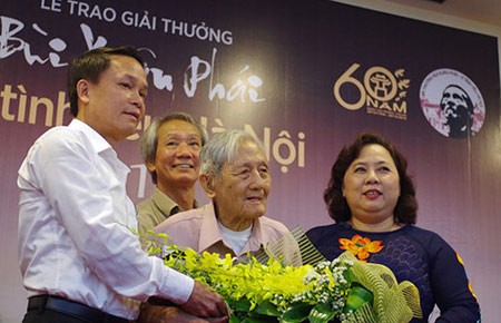 Hombre vinculado a Hanoi durante cien años - ảnh 1