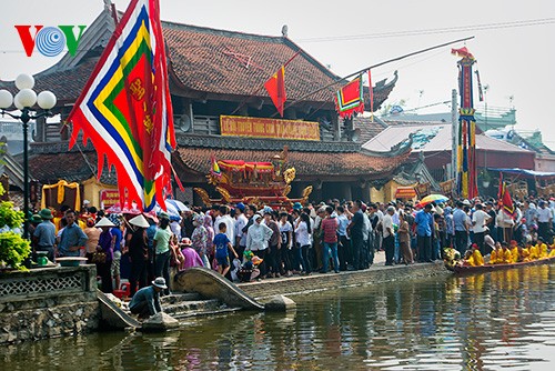 Competencia de embarcaciones de remo en  Nam Dinh  - ảnh 1