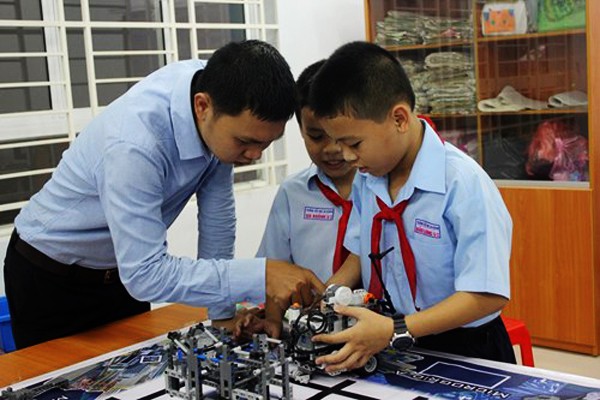 Concurso nacional Robothon 2014 contribuye a imagen vietnamita - ảnh 1