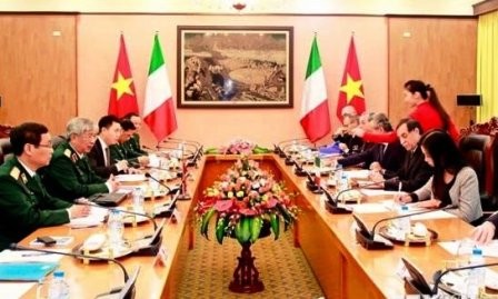 Diálogo sobre la política de defensa de Vietnam-Italia - ảnh 1