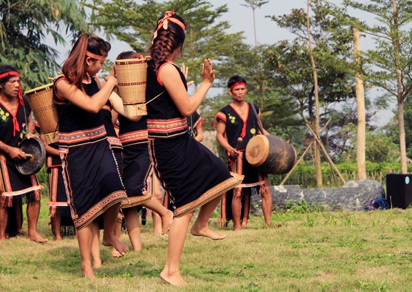 Original ceremonia de los Bana para rogar por paz  - ảnh 4