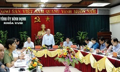 Presidente del Frente de la Patria revisa el desarrollo socioeconómico en Binh Dinh - ảnh 1