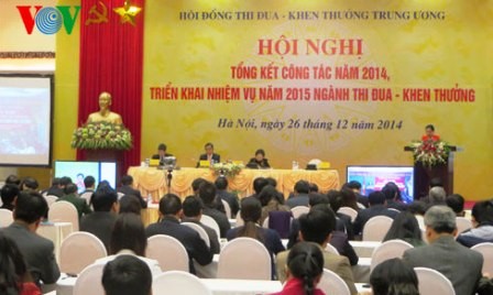 Vietnam fortalece movimientos emulativos para desarrollo socioeconómico 2015 - ảnh 1