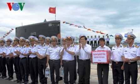 Presidente visita Fuerzas Navales - ảnh 1