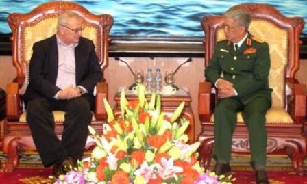 Vietnam y Estados Unidos promueven cooperación en defensa  - ảnh 1