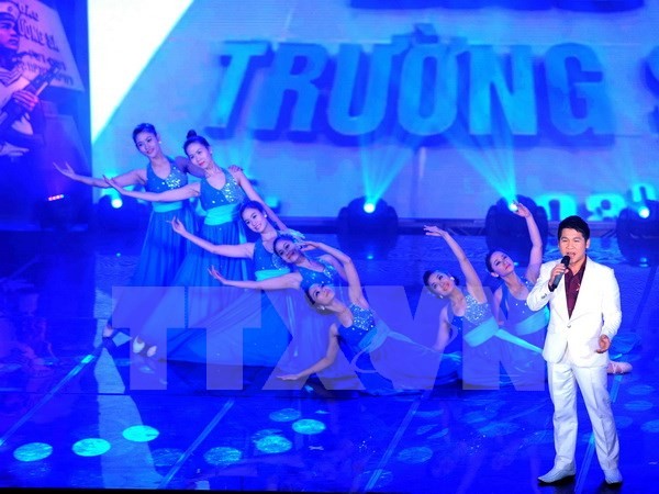 Programa artístico “Primavera  de Truong Sa 2015”  - ảnh 1