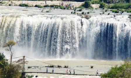 Cascada Dray Nur, belleza majestuosa en Tay Nguyen - ảnh 1