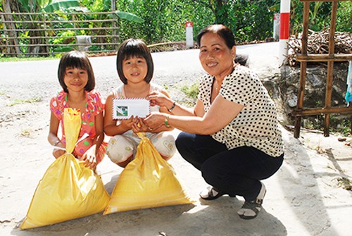 Persona que trae felicidad a niños desafortunados en Can Tho - ảnh 2