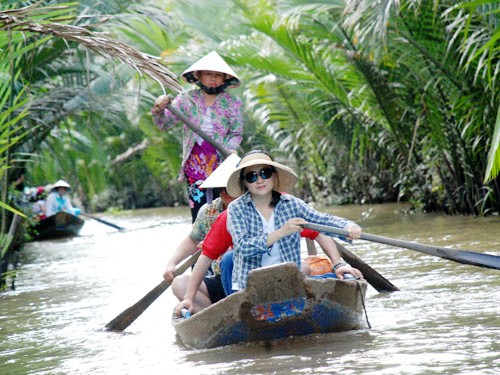 Por el desarrollo del turismo de Vietnam en el nuevo período - ảnh 1