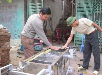 Agricultor que ayuda a la comunidad a fomentar economía - ảnh 2