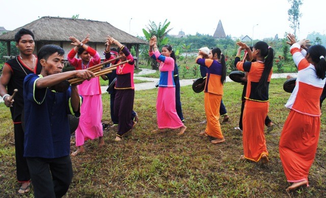 Fiesta en saludo al arroz nuevo de los Raglai - ảnh 2