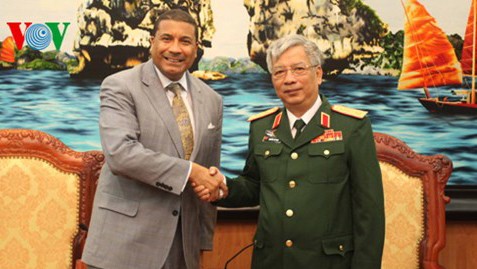 Impulsan Vietnam y Estados Unidos cooperación en defensa - ảnh 1