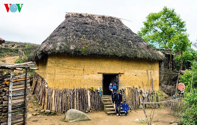 Vivienda tradicional de los Ha Nhi en la montaña Kin Chu Phìn - ảnh 4