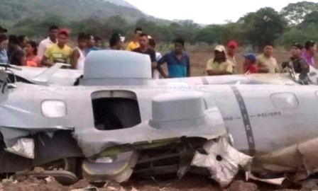 Se estrella avión militar en Colombia - ảnh 1