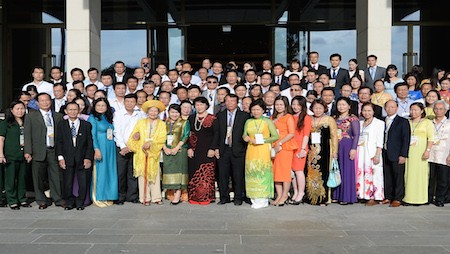 Recibe vicepresidenta del Parlamento de Vietnam a participantes en programa de Comunidad de ASEAN - ảnh 1