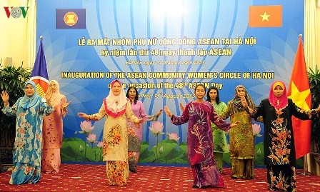 Formado en Hanoi Grupo de Mujeres de la Comunidad de la ASEAN  - ảnh 1