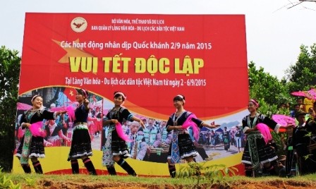 Localidades vietnamitas saludan a la Fiesta Nacional  - ảnh 2