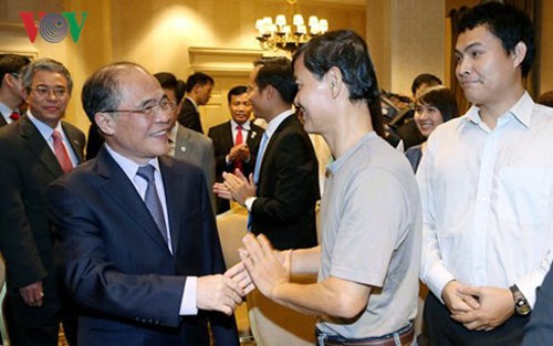 Presidente del Parlamento vietnamita visita lugar de trabajo del presidente Ho Chi Minh en Boston - ảnh 1