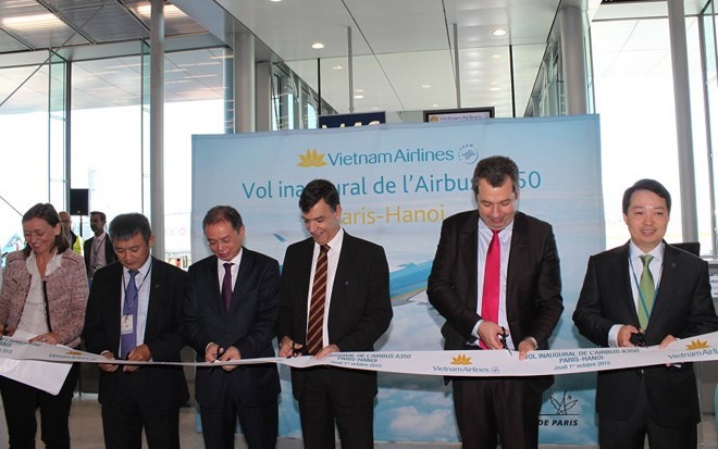 Vietnam Airlines inicia vuelos con el avión A 350 en la ruta Hanoi/Ciudad Ho Chi Minh- París - ảnh 1