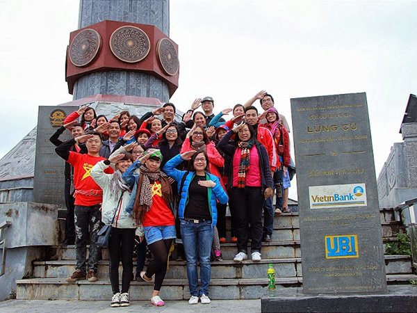 Torre de la bandera nacional de Lung Cu, símbolo de las 54 etnias vietnamitas  - ảnh 2