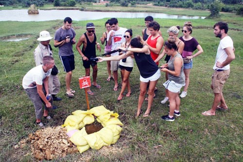 Movimiento voluntario en apoyo a víctimas de explosivos en Quang Tri   - ảnh 2