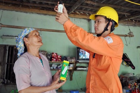 Hanoi despliega medidas para reducir tasa de pobreza  - ảnh 1