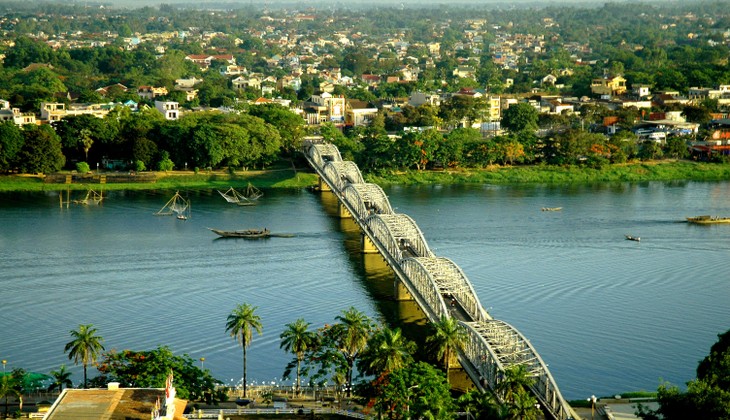 Hue. El puente, el río y la leyenda inmortal - ảnh 1