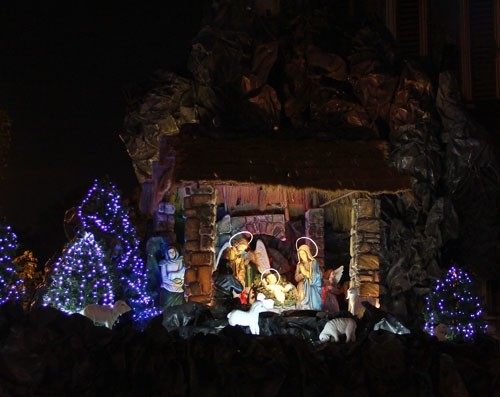 Cálido ambiente navideño en Hanoi - ảnh 11