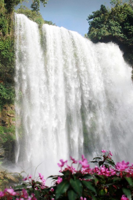 Cascadas magníficas en Lam Dong - ảnh 3