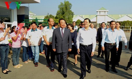 Mandatario vietnamita felicita a trabajadores de Tay Ninh en primer día del Tet - ảnh 1