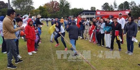 Conmemoran 126 aniversario del natalicio del presidente Ho Chi Minh - ảnh 1