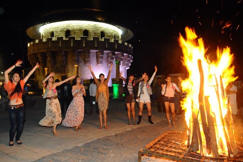 Atractivo Carnaval del Verano en Ba Na Hills - ảnh 8