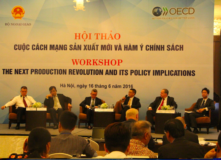 Celebran en Hanoi seminario sobre la nueva revolución productiva - ảnh 1