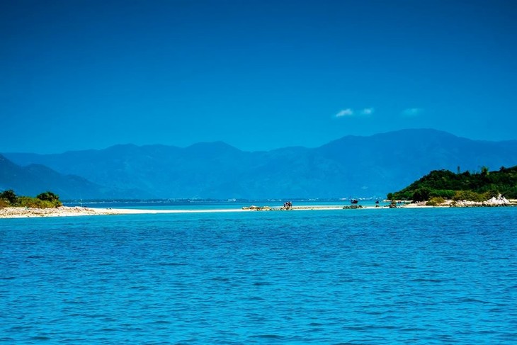 Isla de Diep Son, regalo de la madre naturaleza para Vietnam - ảnh 3