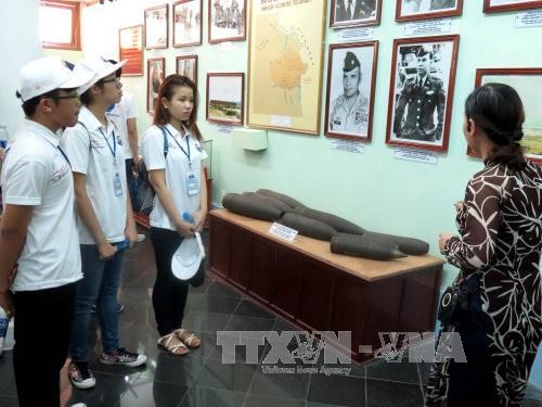 Delegación de Campamento de Verano de Vietnam 2016 llega a Quang Ngai - ảnh 1