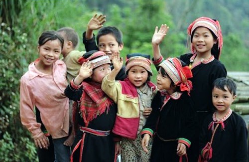 Provincia de Ha Giang presta apoyo educativo para hijos de personas meritorias - ảnh 1