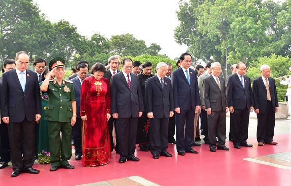 Diversas actividades en honor a inválidos y mártires de guerra en Vietnam - ảnh 1