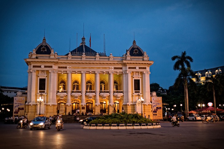 Claude Bourrin, conecta culturas de Francia y Vietnam - ảnh 2