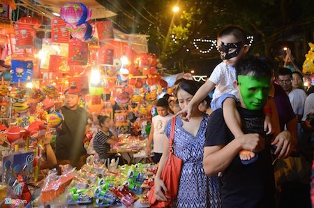 Capitalinos celebran festival del Medio Otoño 2016 - ảnh 3