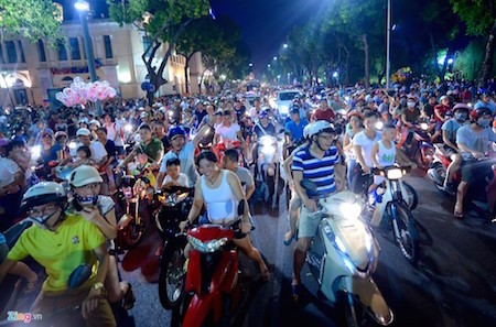 Capitalinos celebran festival del Medio Otoño 2016 - ảnh 1