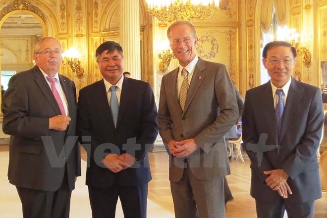 Promueven cooperación efectiva entre Vietnam y localidades alemanas  - ảnh 1