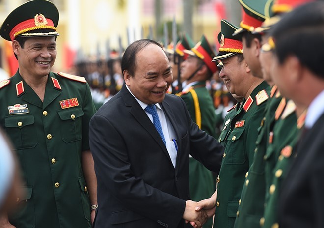 En visita de trabajo en Hai Phong premier Nguyen Xuan Phuc - ảnh 1