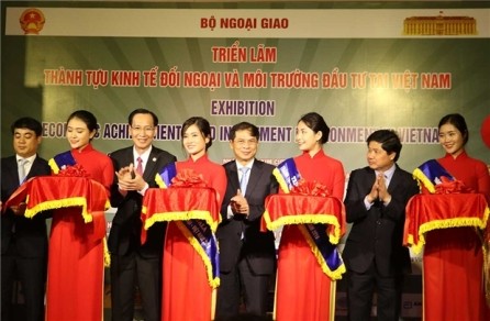 Celebran en Ciudad Ho Chi Minh exhibición sobre logros de economía exterior de Vietnam  - ảnh 1