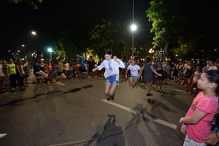 Bulliciosas calles peatonales en Hanoi  - ảnh 3