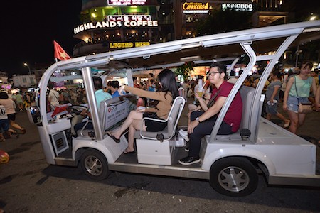 Bulliciosas calles peatonales en Hanoi  - ảnh 5