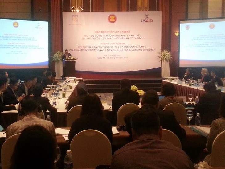 Se efectúa en Hanoi Foro Jurídico de la Asean  - ảnh 1