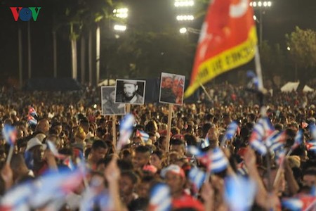 Conmovedor homenaje póstumo al líder revolucionario de Cuba, Fidel Castro - ảnh 5