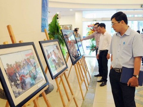 Efectúan exposición fotográfica sobre archipiélago de Truong Sa en Thai Nguyen  - ảnh 1