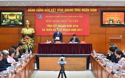 Celebra conferencia online para evaluar trabajos del sector agrícola de Vietnam - ảnh 1